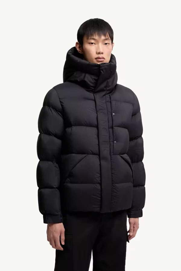 Moncler Madeira Noir · Doudoune courte à capuche