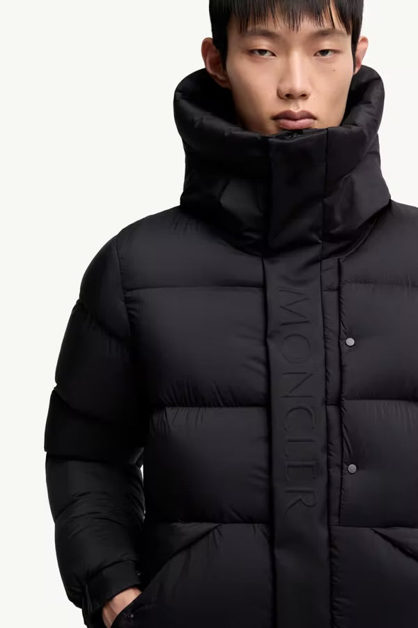 Moncler Madeira Noir · Doudoune courte à capuche