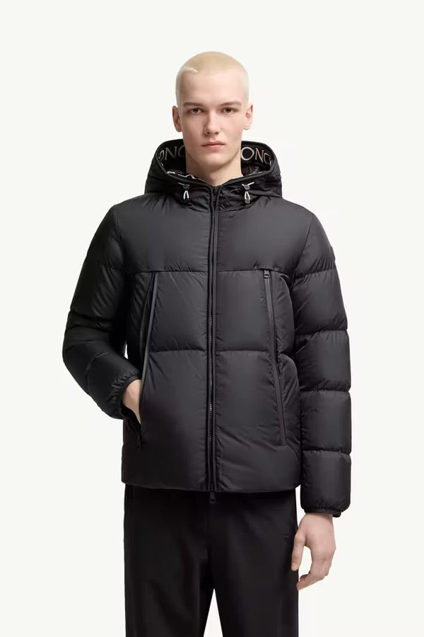 Moncler Montcla Noir · Doudoune courte à capuche