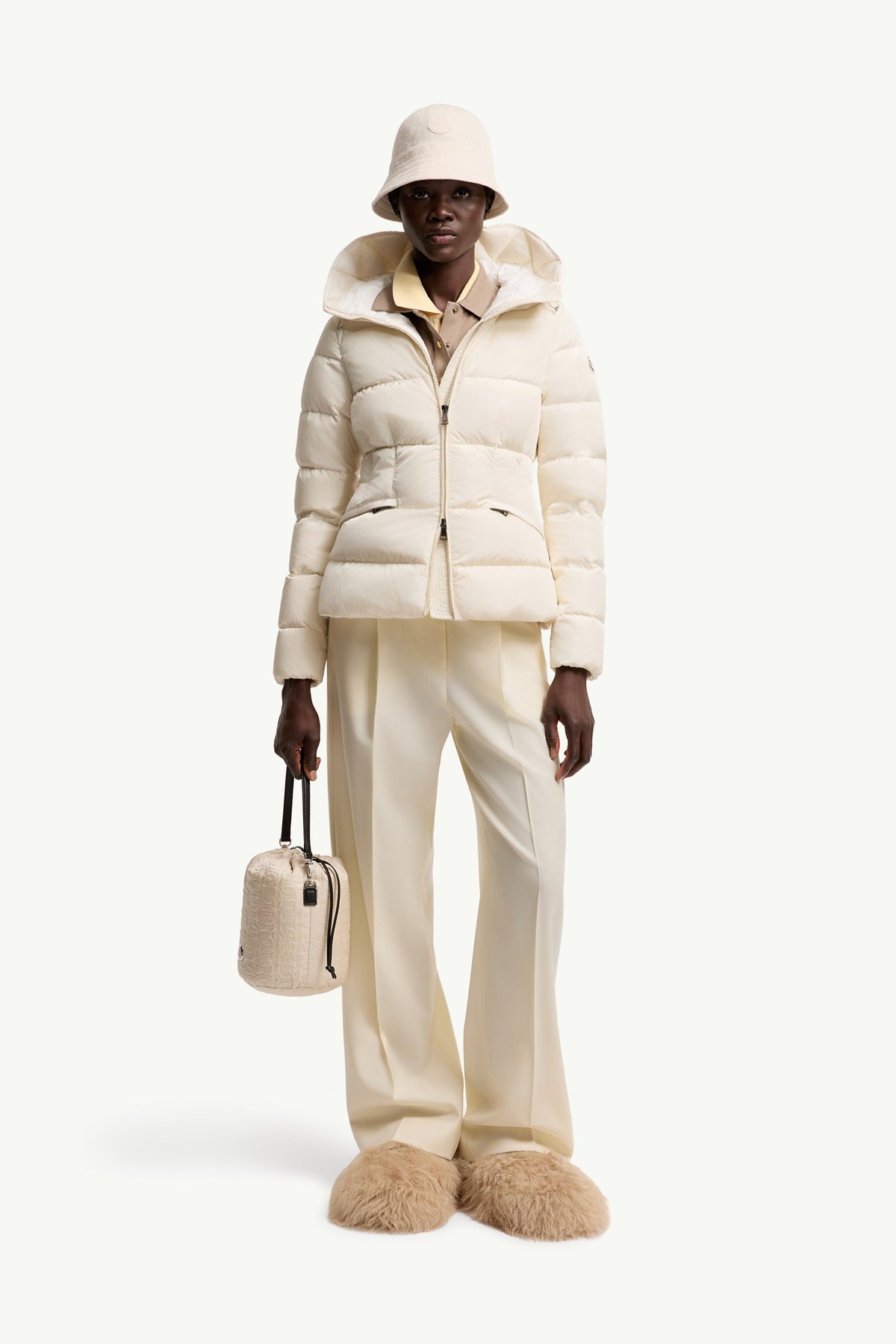 Moncler Avoce Blanc Ivoire · Doudoune courte à capuche