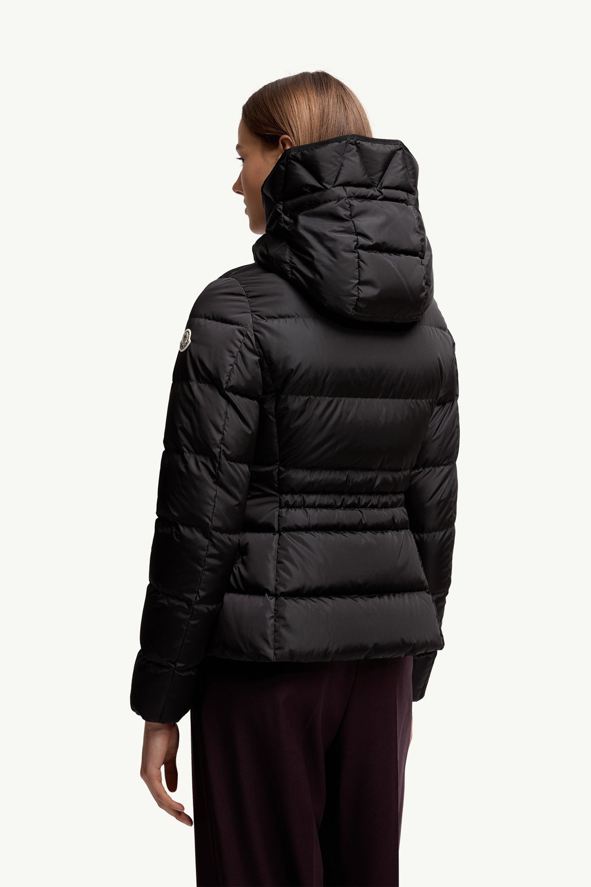 Moncler Avoce Noir · Doudoune courte à capuche