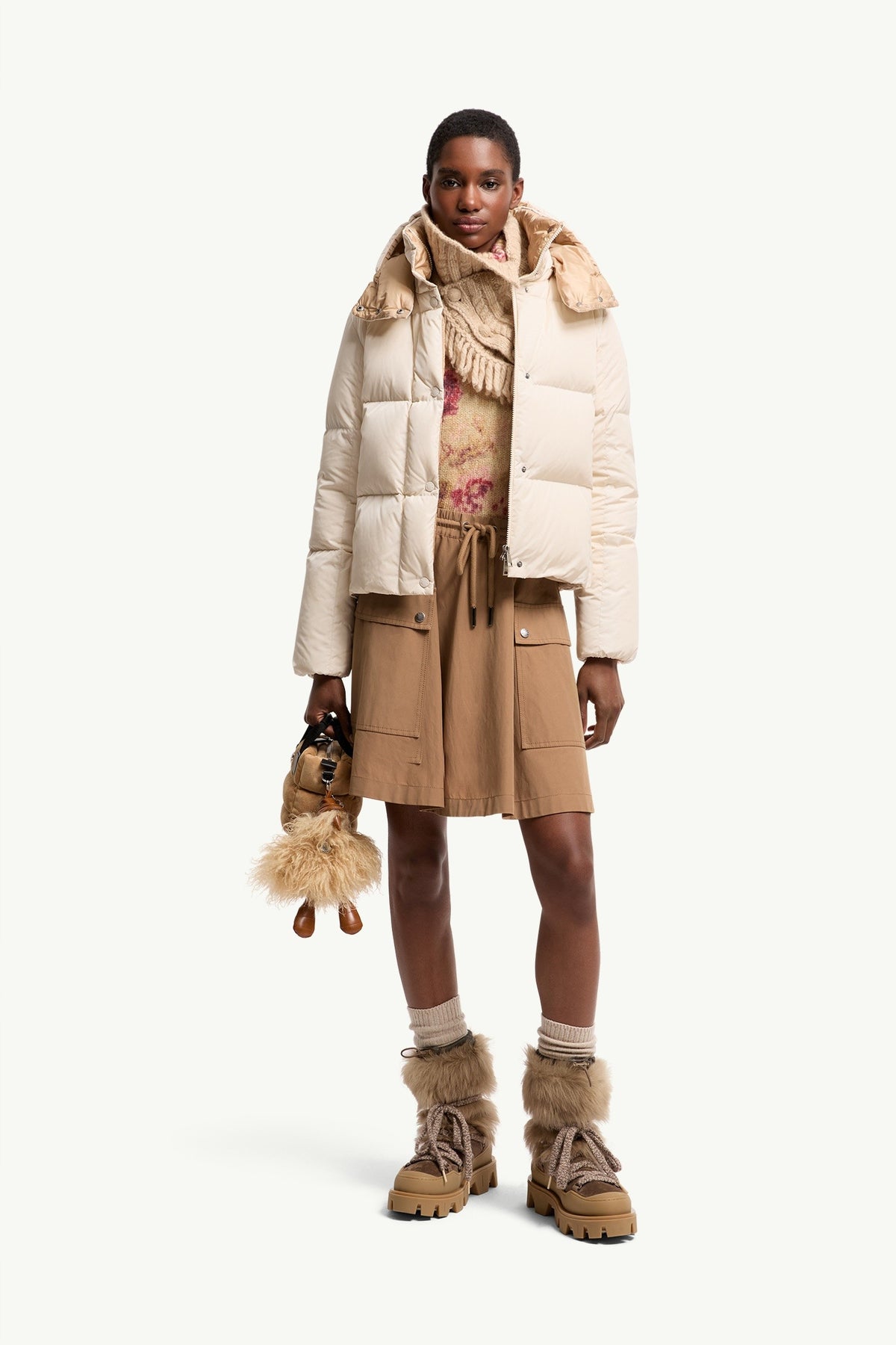 Moncler Castelnew Blanc Ivoire · Doudoune courte à capuche