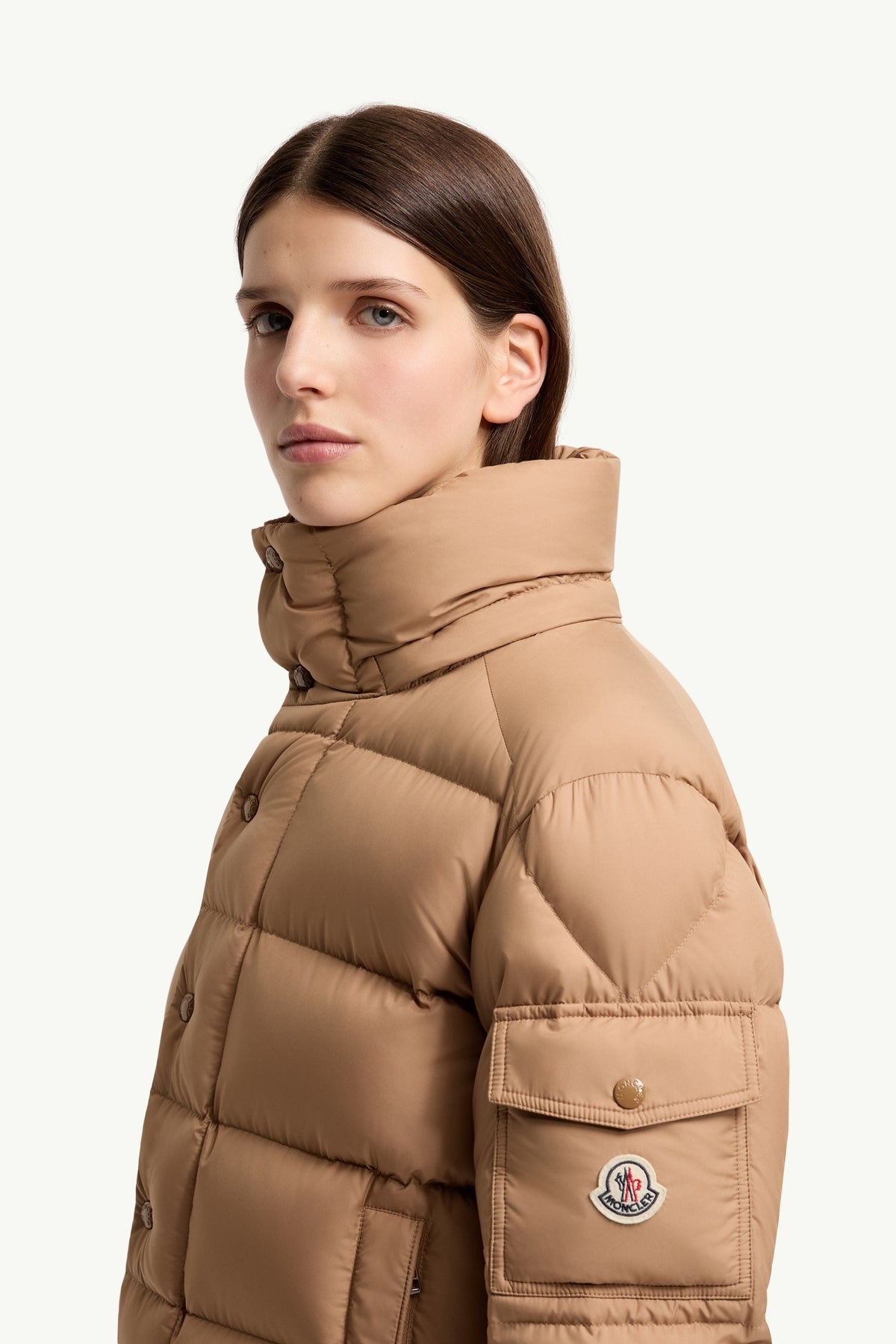 Moncler Maya 70 Beige Chameau · Doudoune courte à capuche