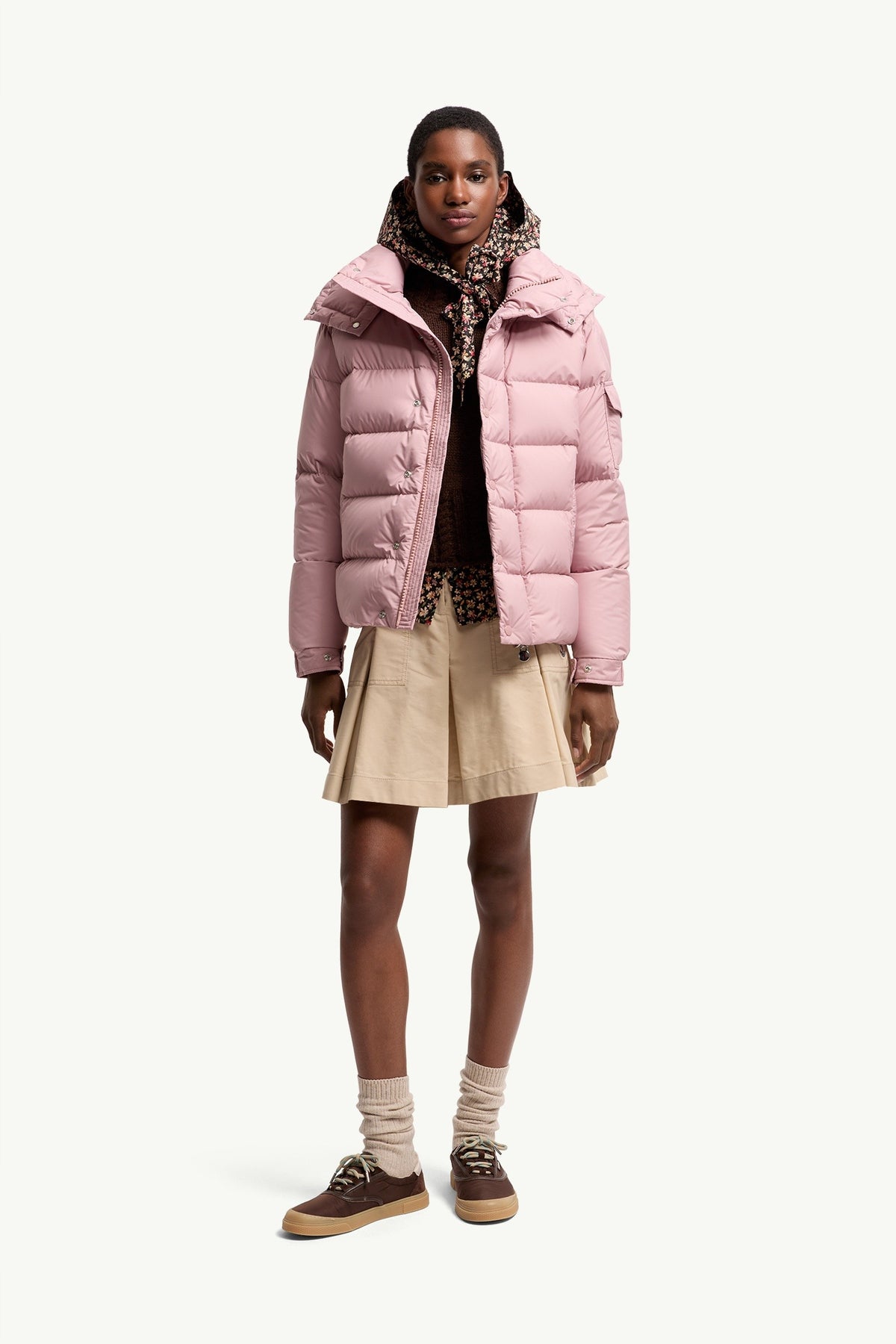Moncler Maya 70 Rose · Doudoune courte à capuche