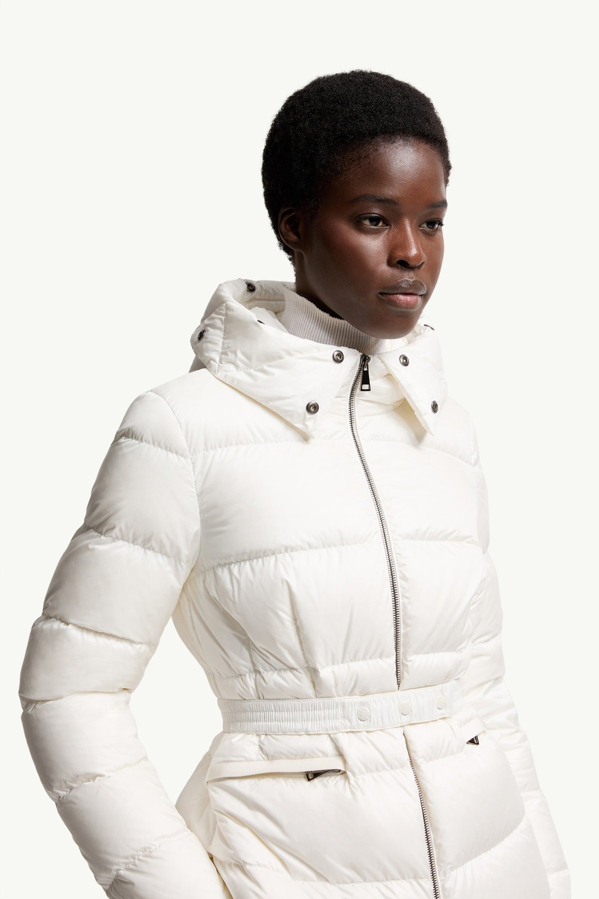 Moncler Boed Blanc et Beige · Doudoune courte bordée de shearling