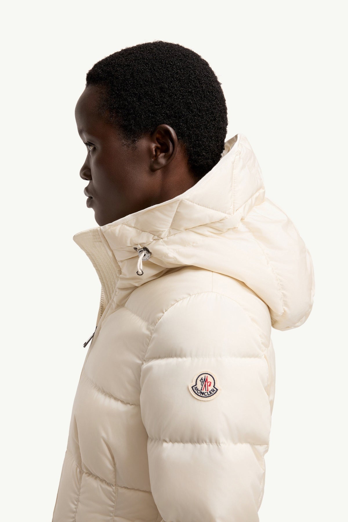 Moncler Avoce Blanc Ivoire · Doudoune courte à capuche