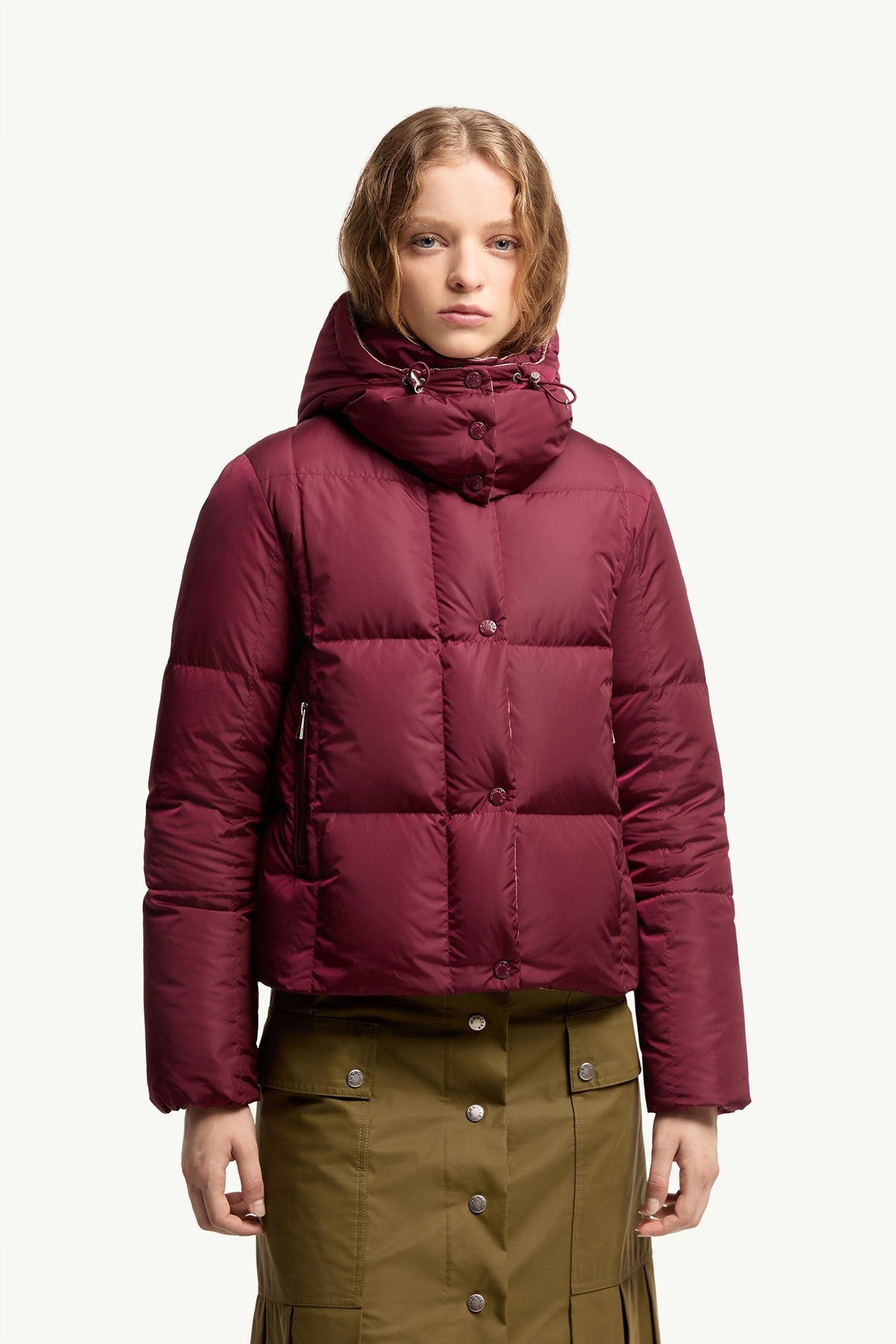 Moncler Castelnew Bordeaux · Doudoune courte à capuche