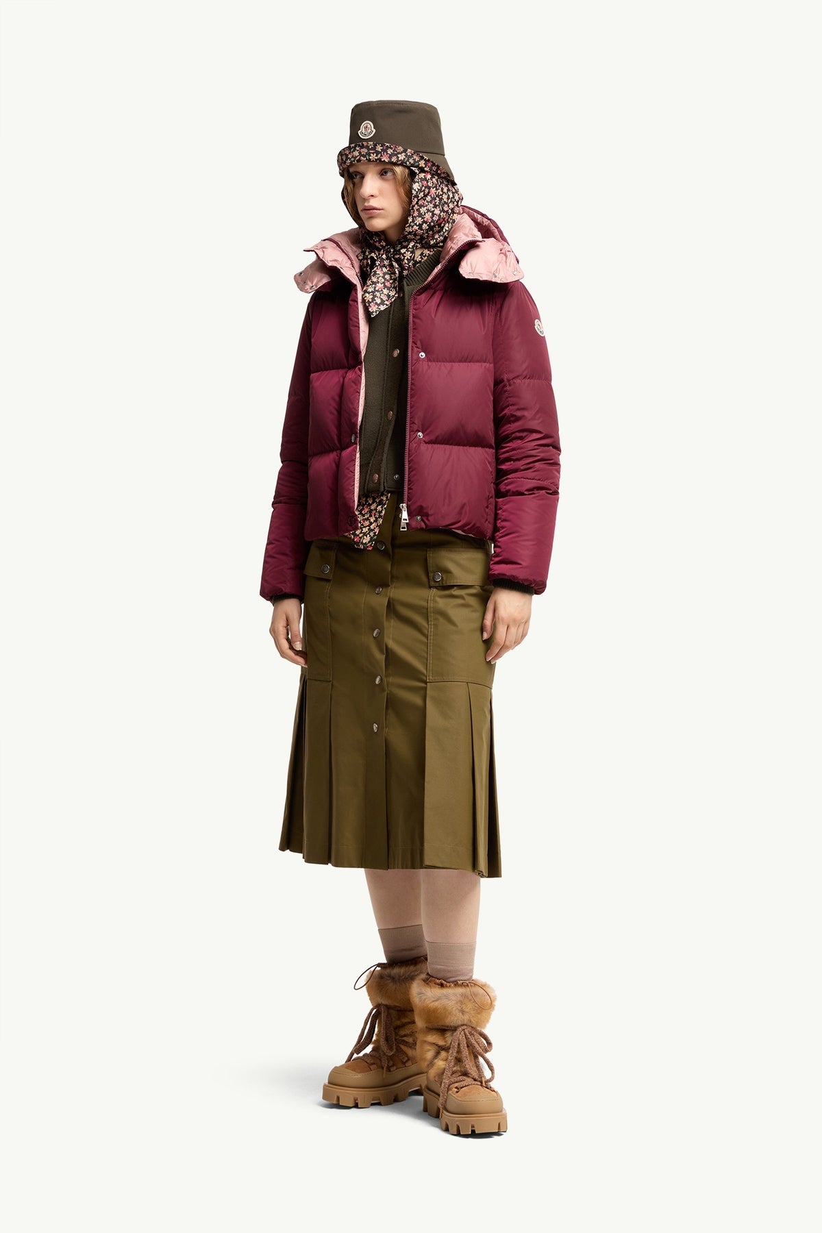 Moncler Castelnew Bordeaux · Doudoune courte à capuche