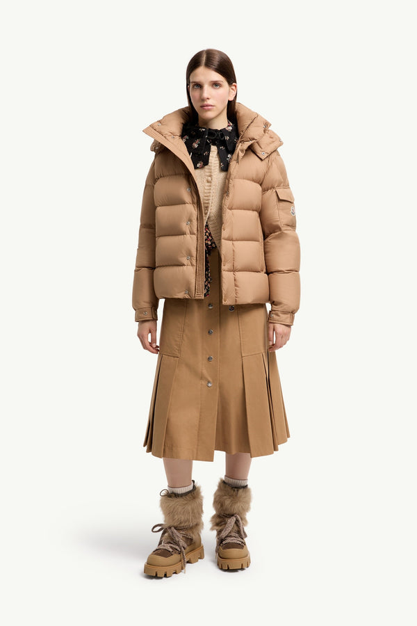 Moncler Maya 70 Beige Chameau · Doudoune courte à capuche