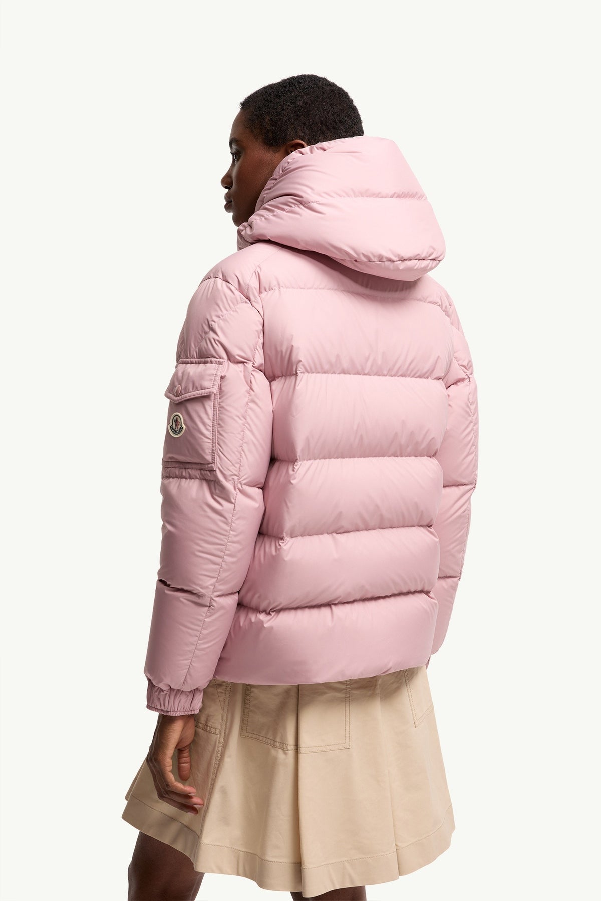 Moncler Maya 70 Rose · Doudoune courte à capuche
