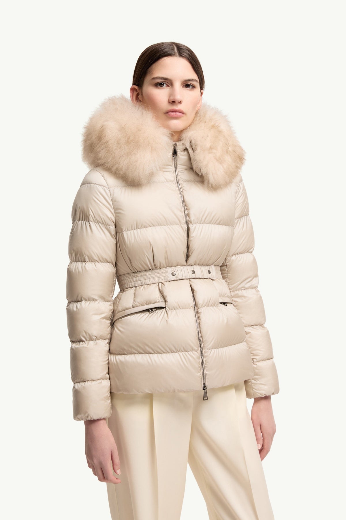 Moncler Boed Beige Clair · Doudoune courte bordée de shearling