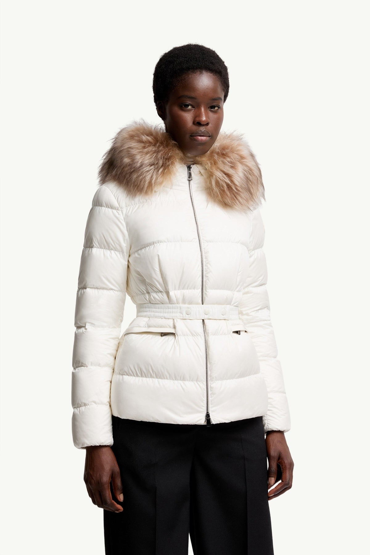 Moncler Boed Blanc et Beige · Doudoune courte bordée de shearling